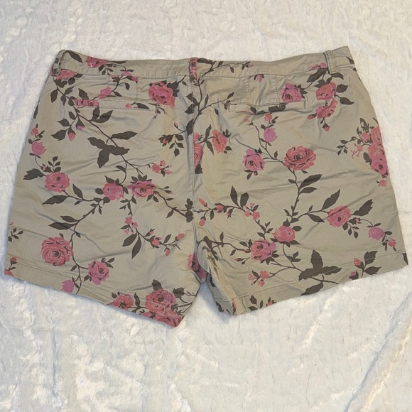 Lane Bryant Pink Floral Women's Shorts - Picture 4 of 4